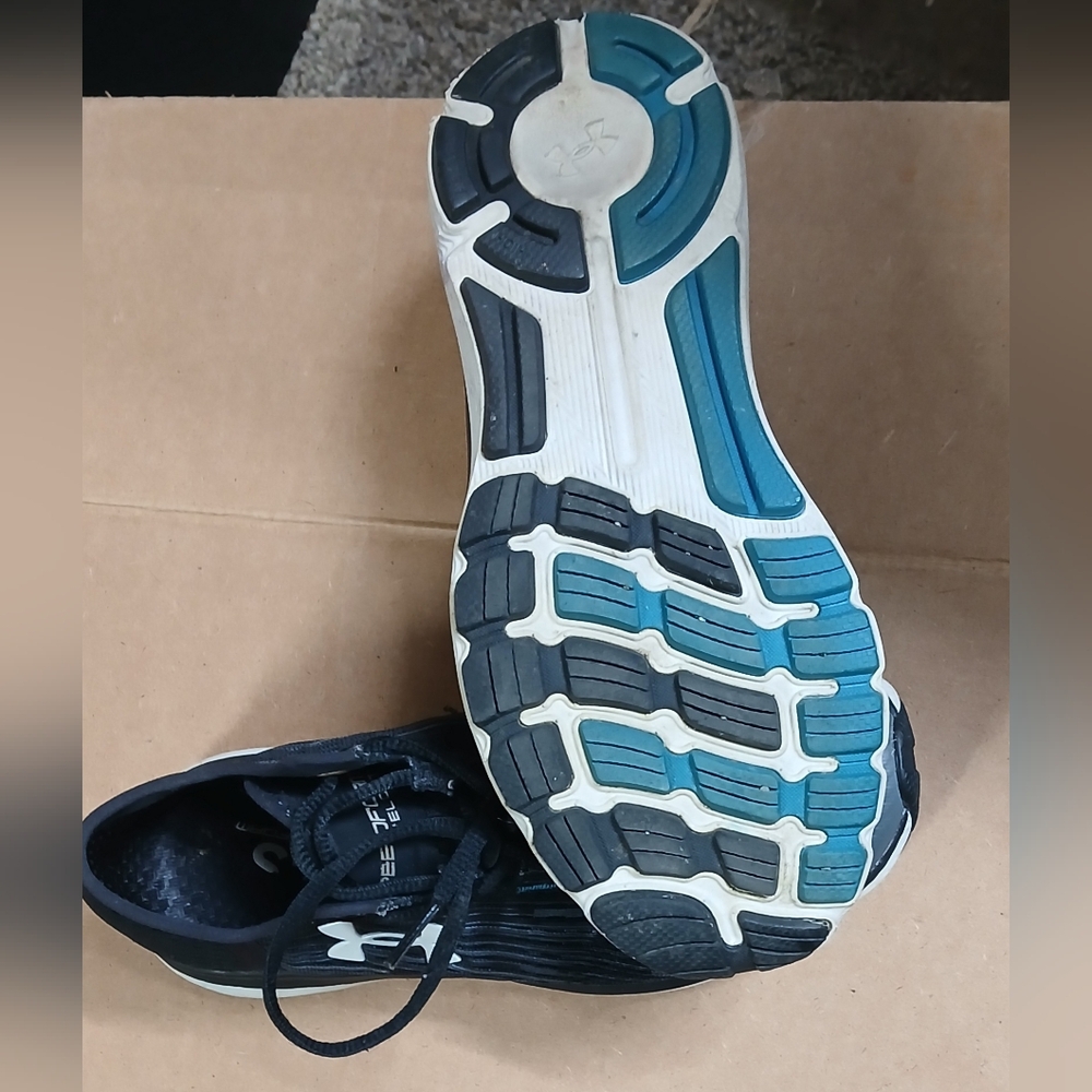 Under Armour - Picture 3 of 3